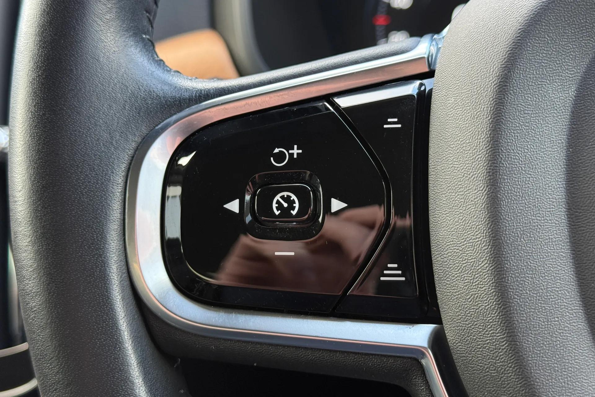 Volvo S90 thumbnail image number 22