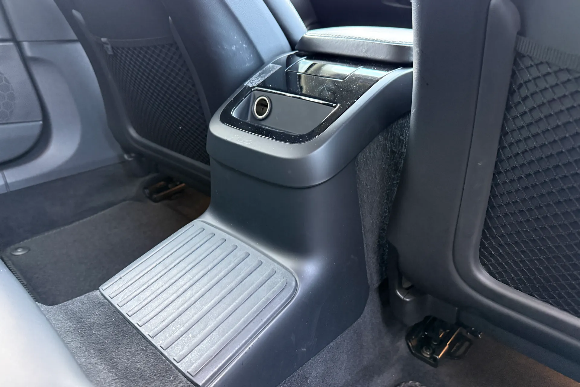 Volvo S90 thumbnail image number 30