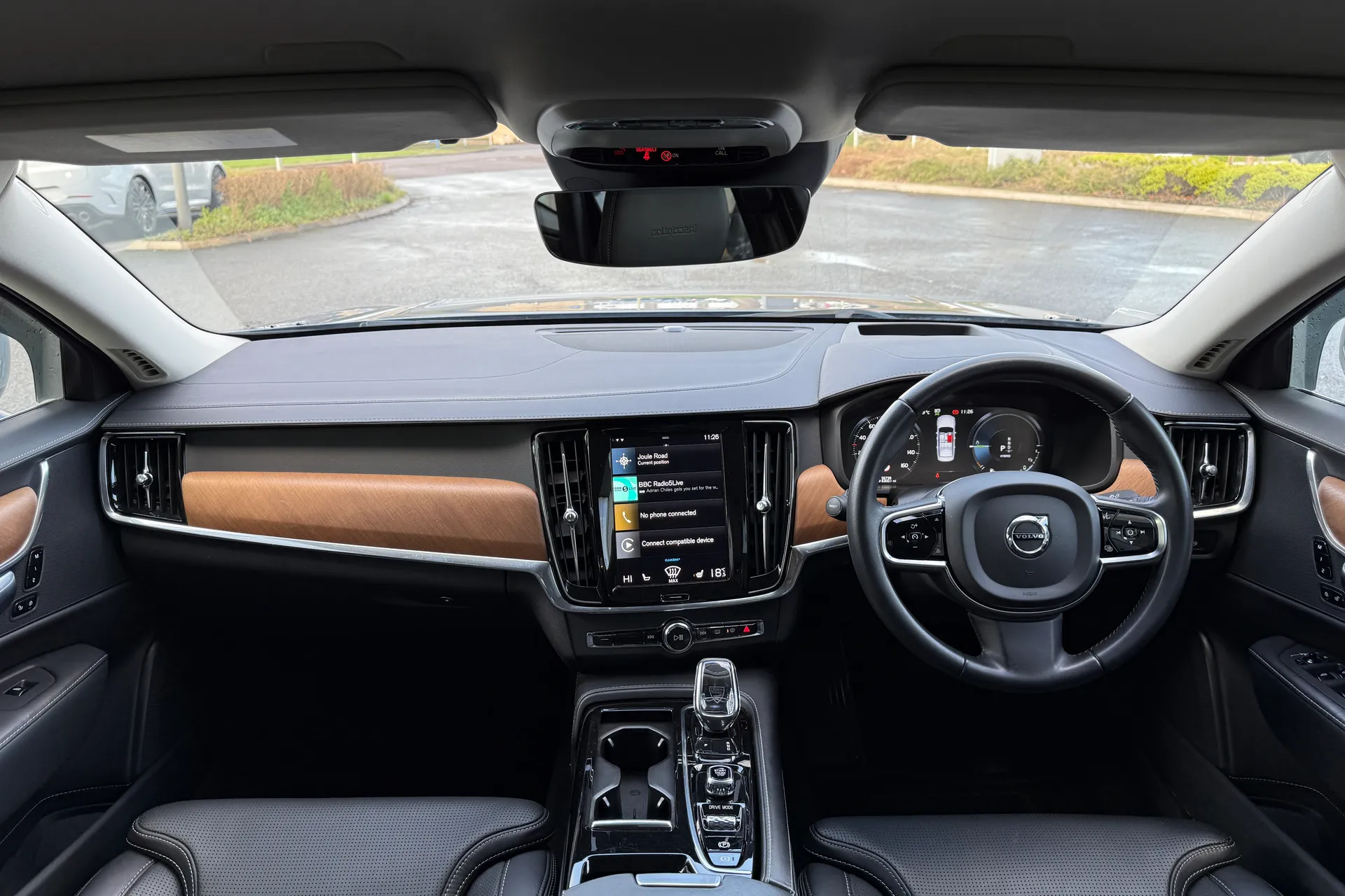 Volvo S90 thumbnail image number 3