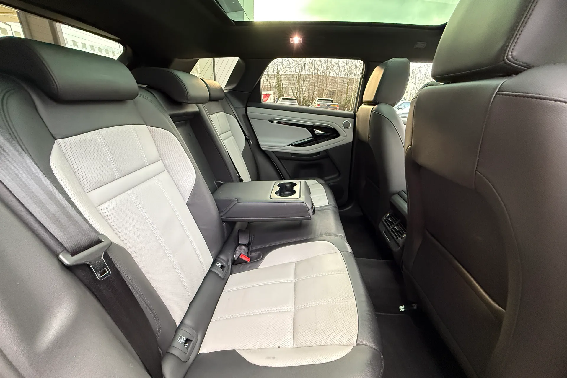 LAND ROVER RANGE ROVER EVOQUE thumbnail image number 39