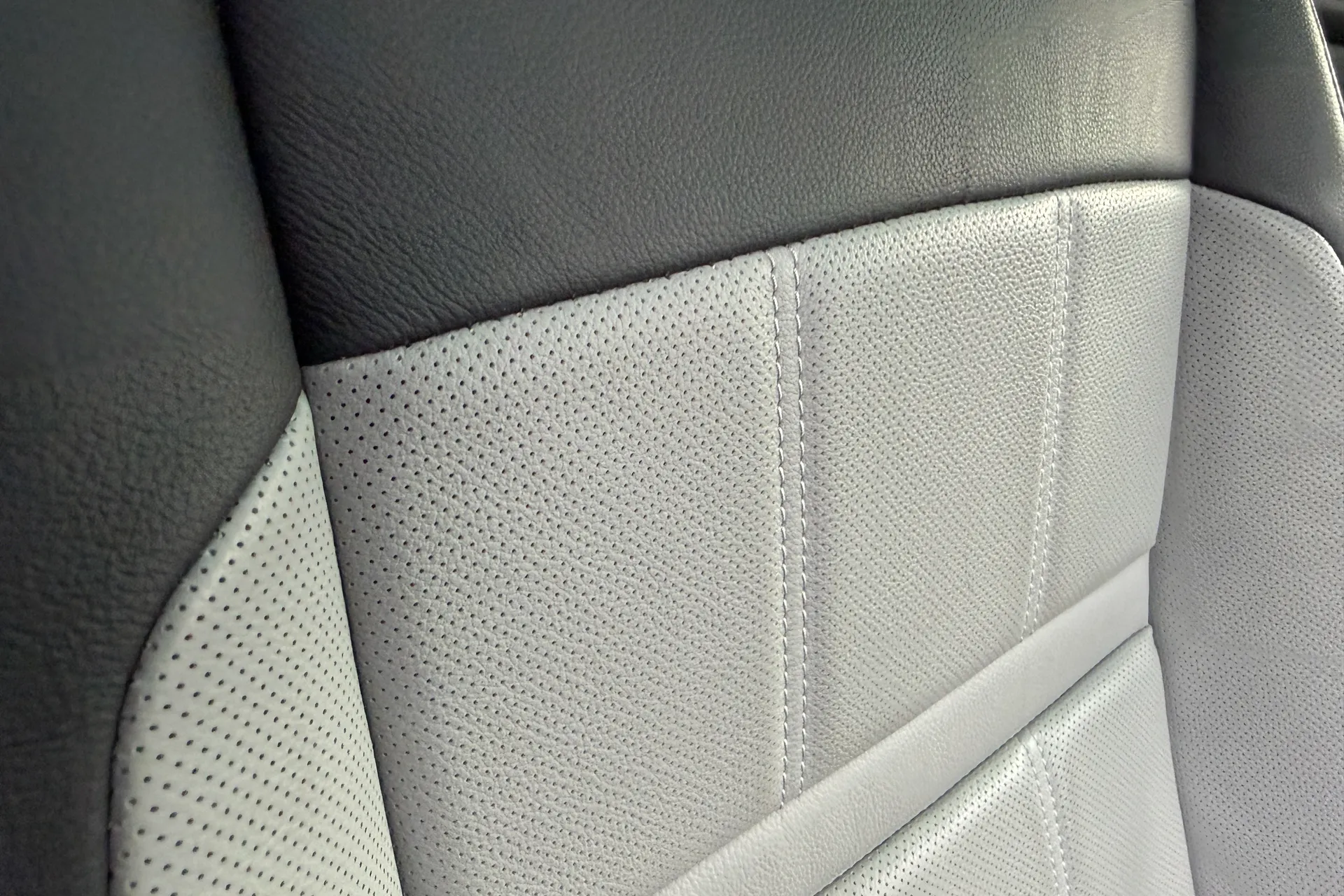 LAND ROVER RANGE ROVER EVOQUE thumbnail image number 32