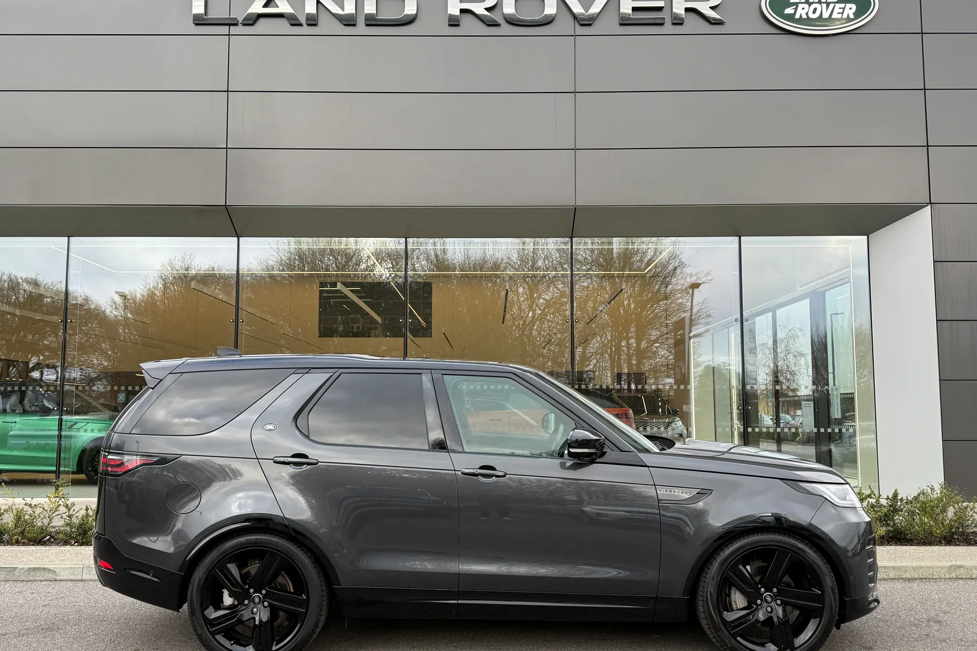 LAND ROVER DISCOVERY thumbnail image number 2