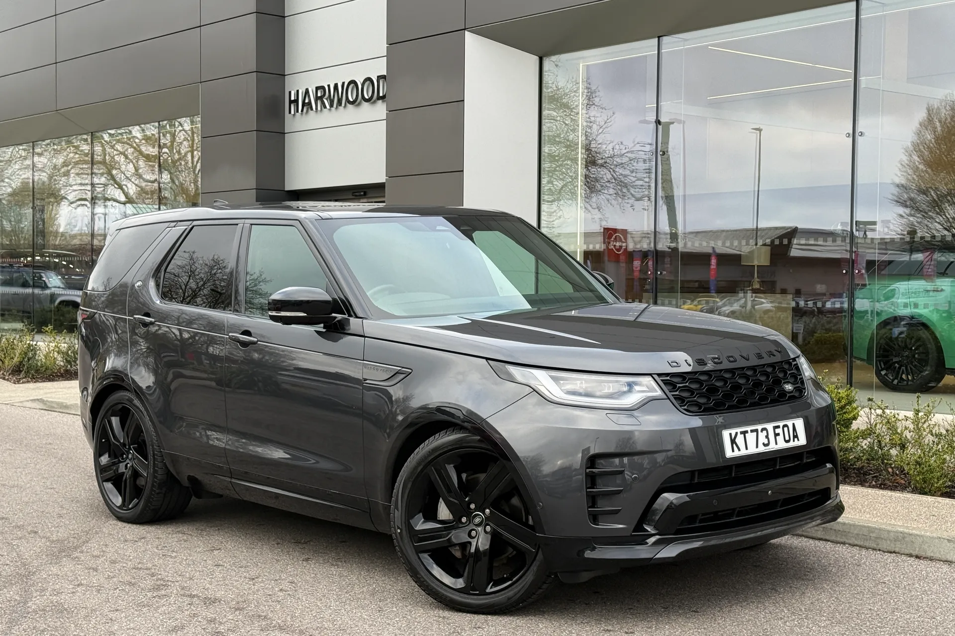 LAND ROVER DISCOVERY focused image