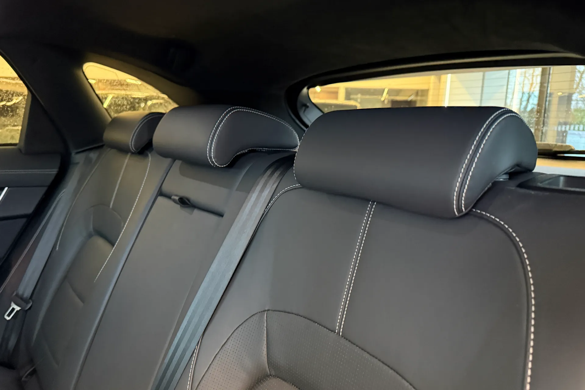 Jaguar F-PACE thumbnail image number 47