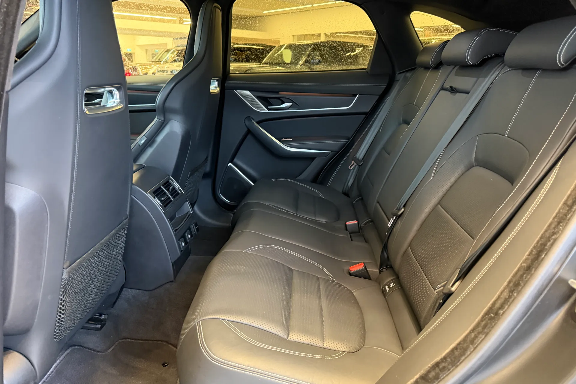 Jaguar F-PACE thumbnail image number 46