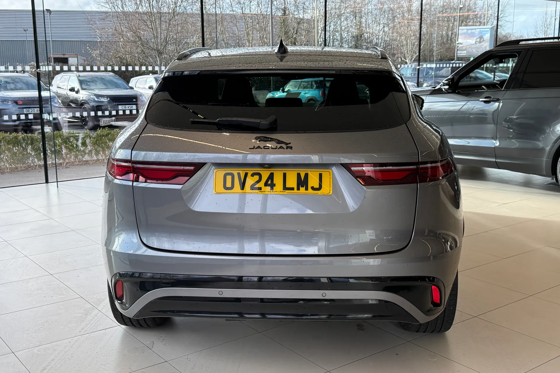 Jaguar F-PACE thumbnail image number 8