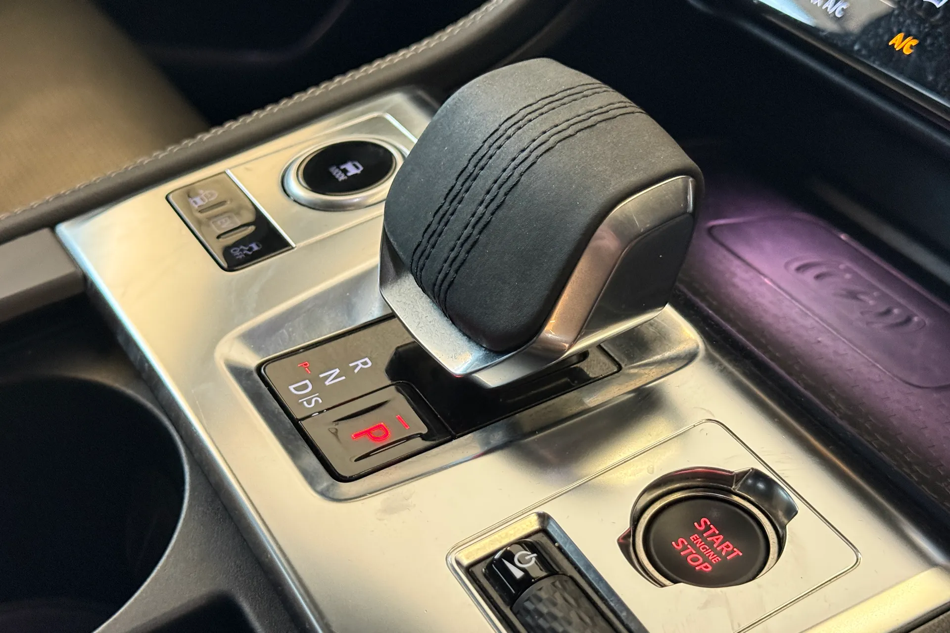 Jaguar F-PACE thumbnail image number 20