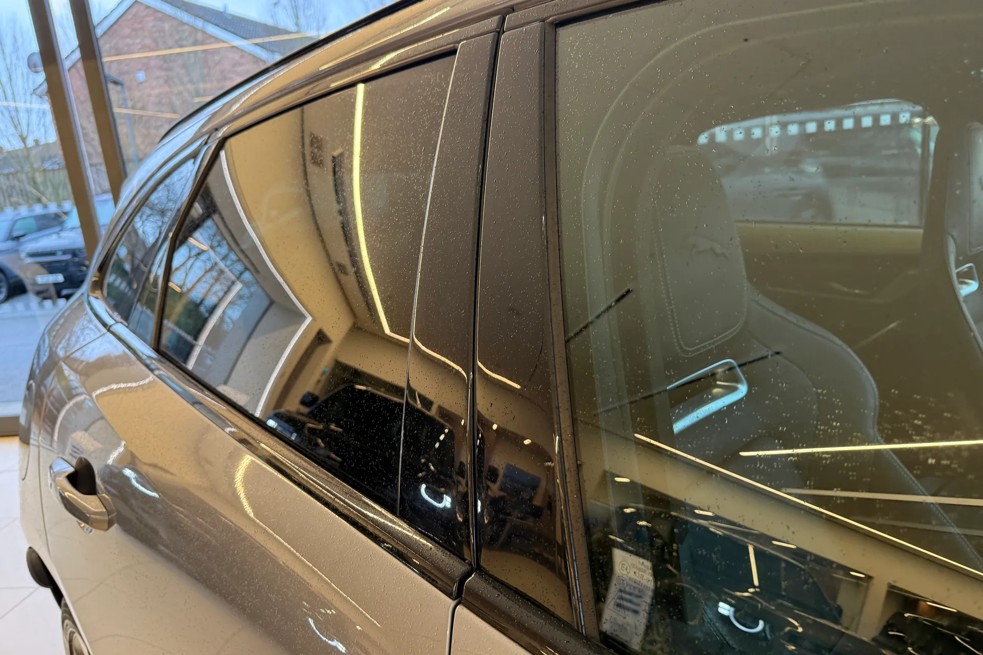 Jaguar F-PACE thumbnail image number 24