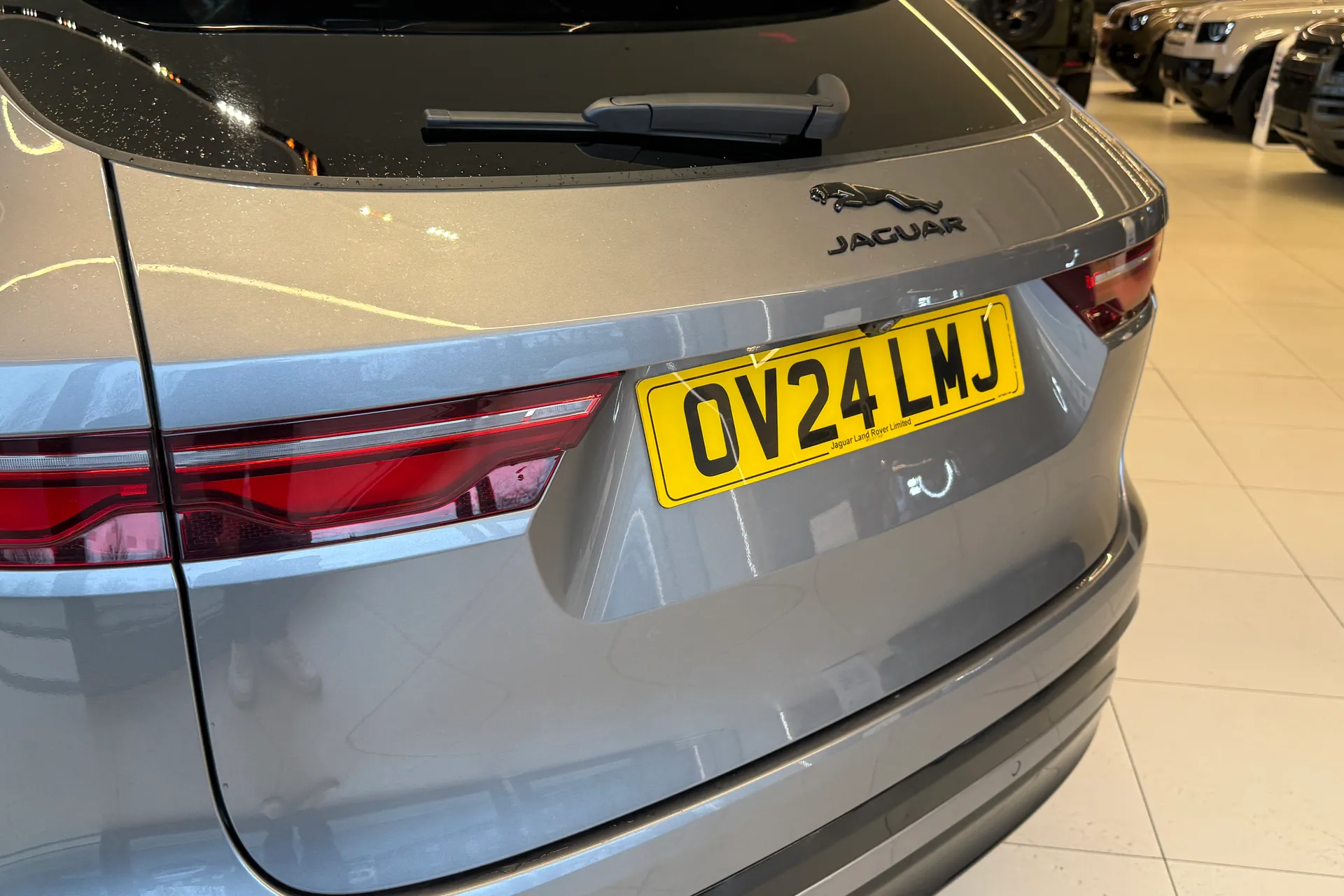 Jaguar F-PACE thumbnail image number 42