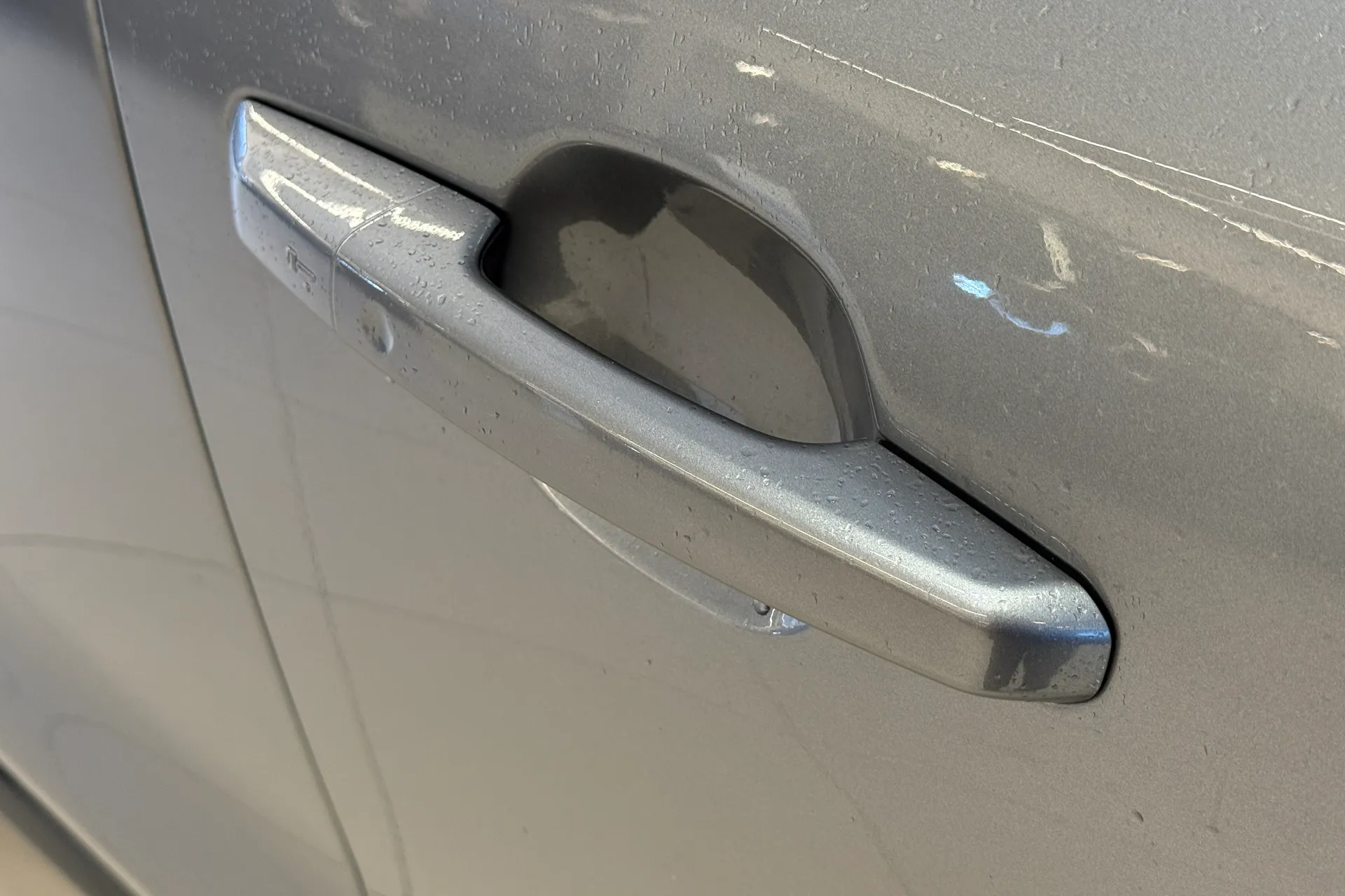 Jaguar F-PACE thumbnail image number 31