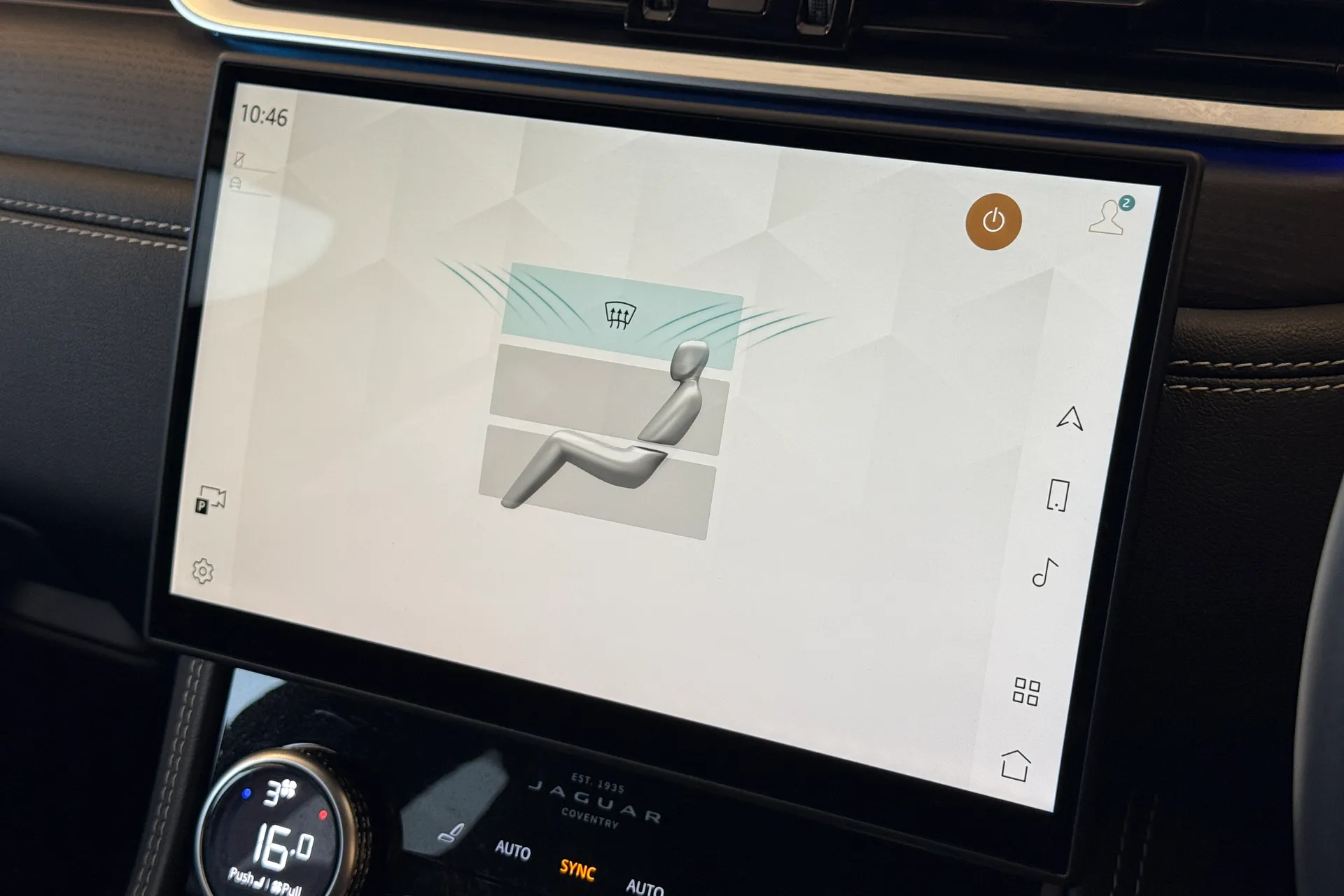 Jaguar F-PACE thumbnail image number 17