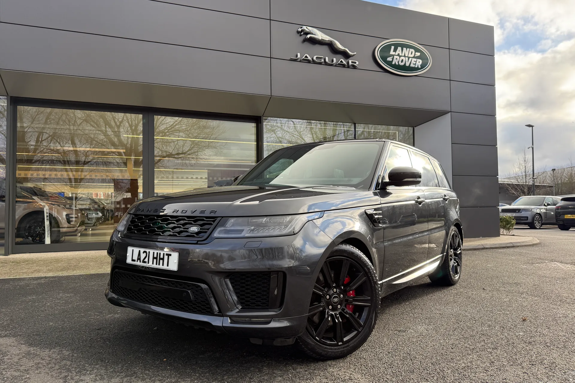 LAND ROVER RANGE ROVER SPORT focused image