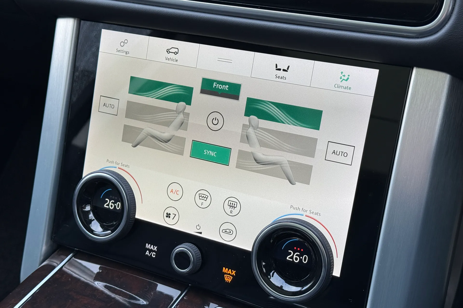 LAND ROVER RANGE ROVER thumbnail image number 16