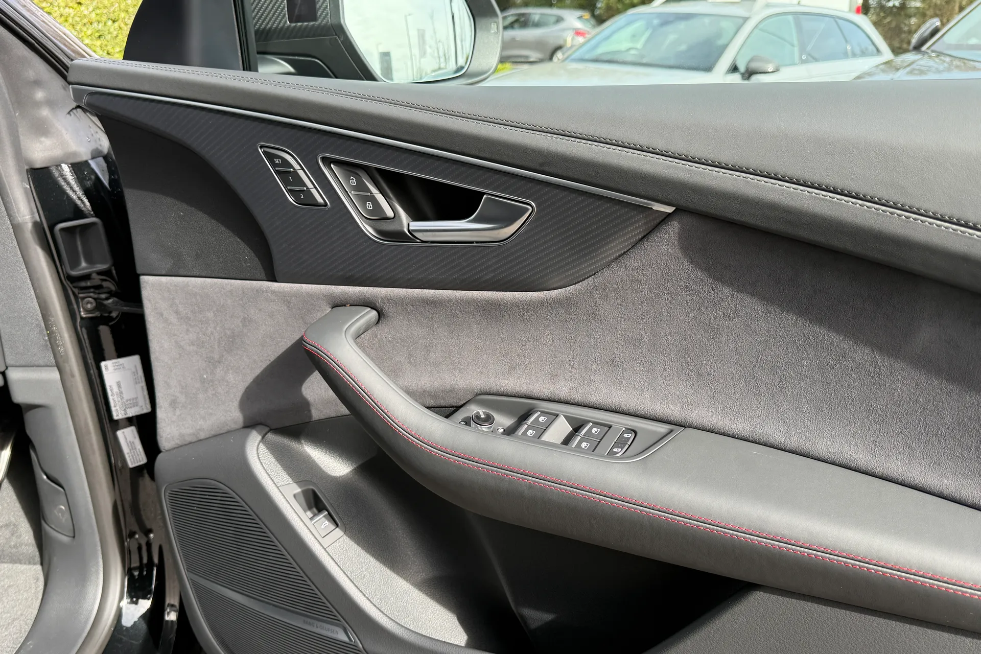 Audi RS Q8 thumbnail image number 20