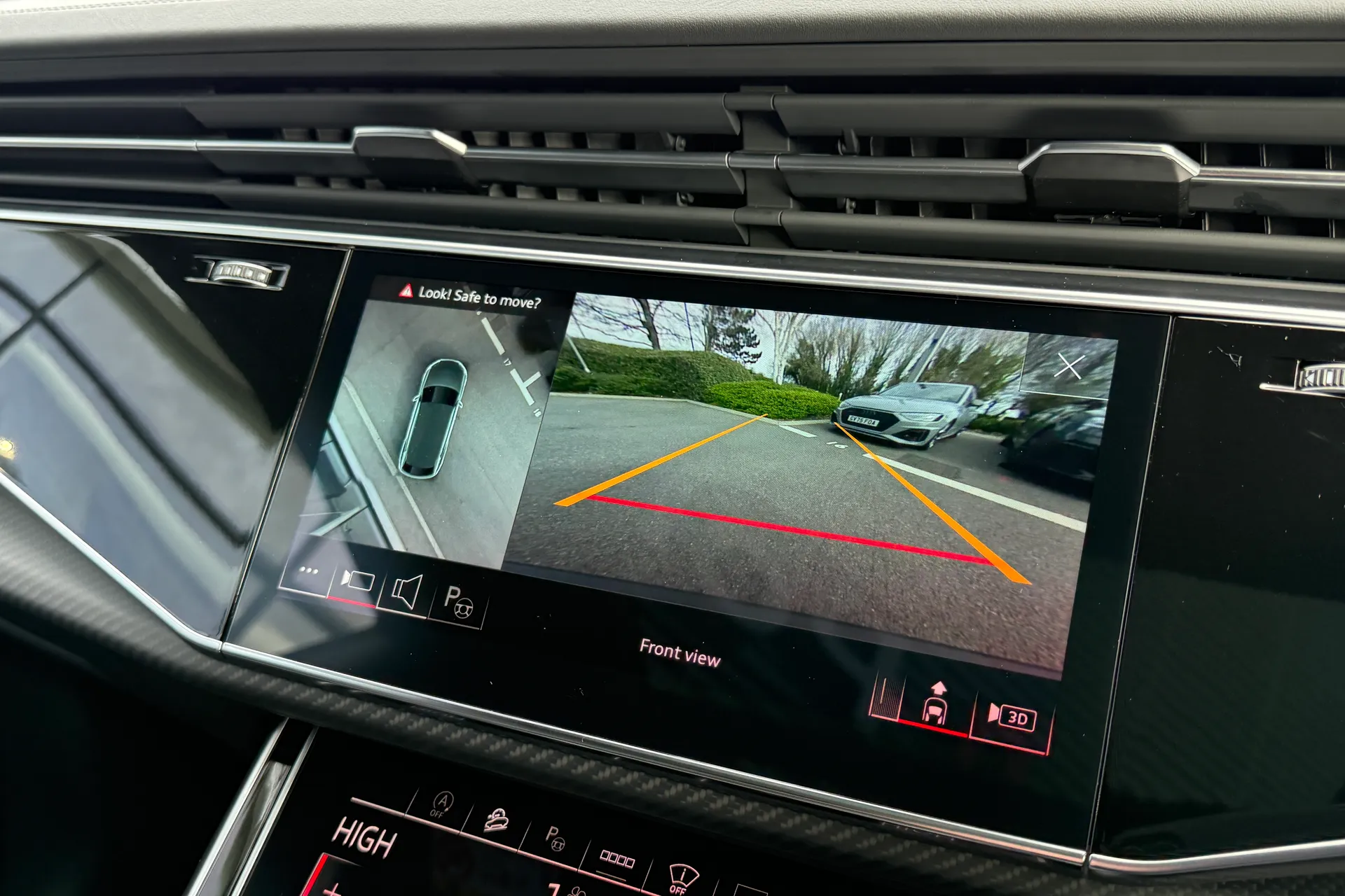 Audi RS Q8 thumbnail image number 6