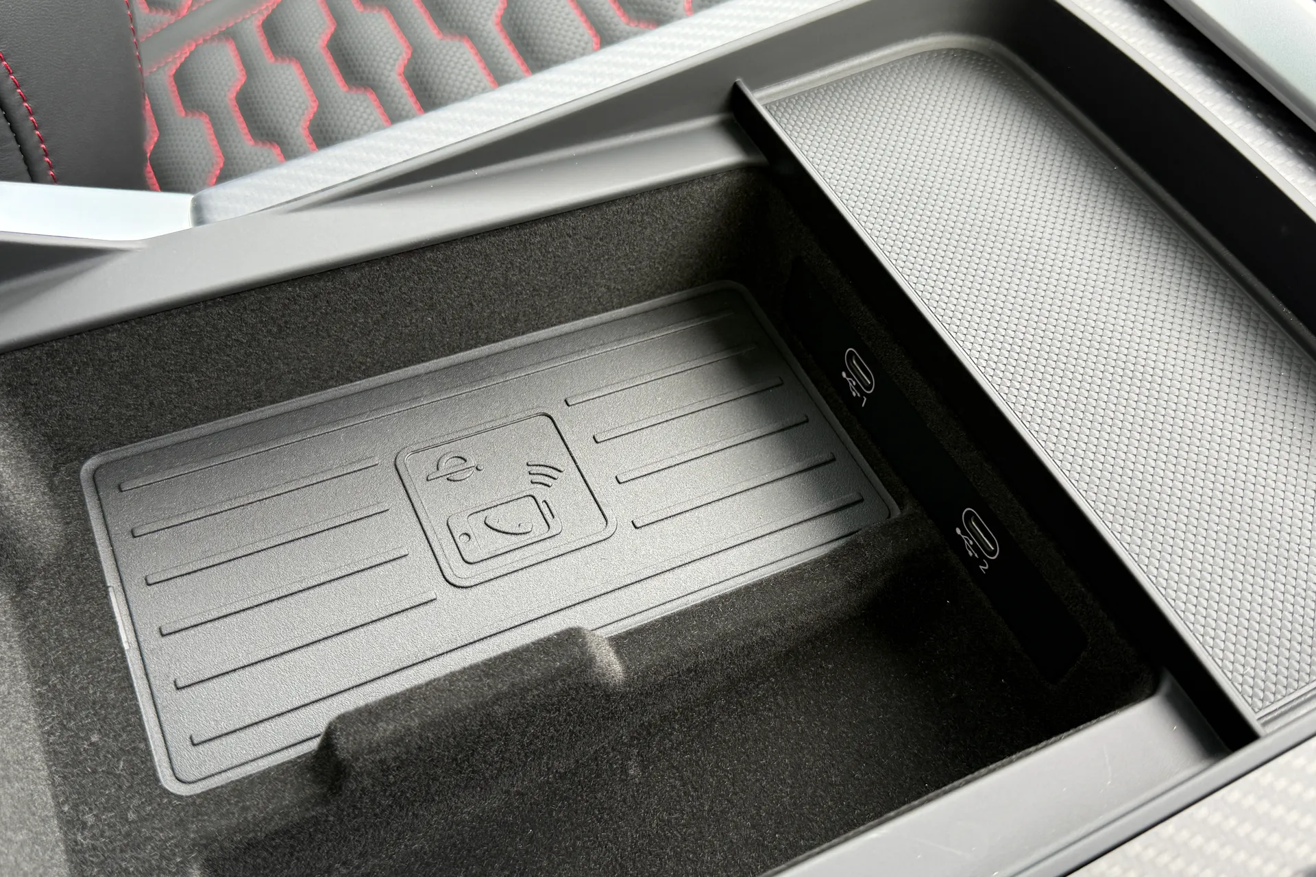 Audi RS Q8 thumbnail image number 35