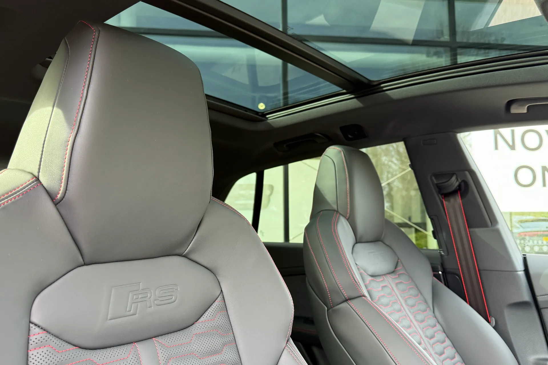 Audi RS Q8 thumbnail image number 16