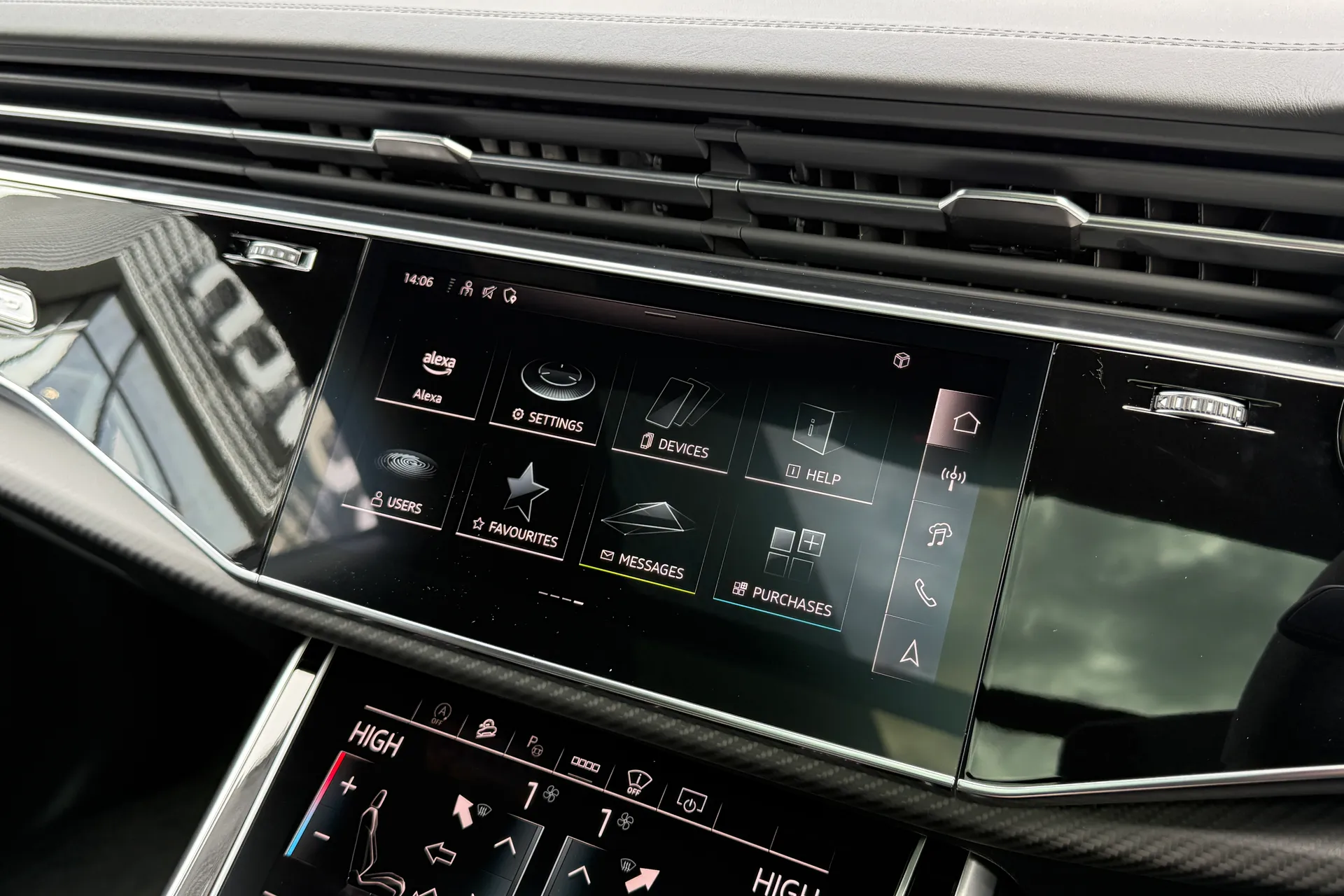 Audi RS Q8 thumbnail image number 33