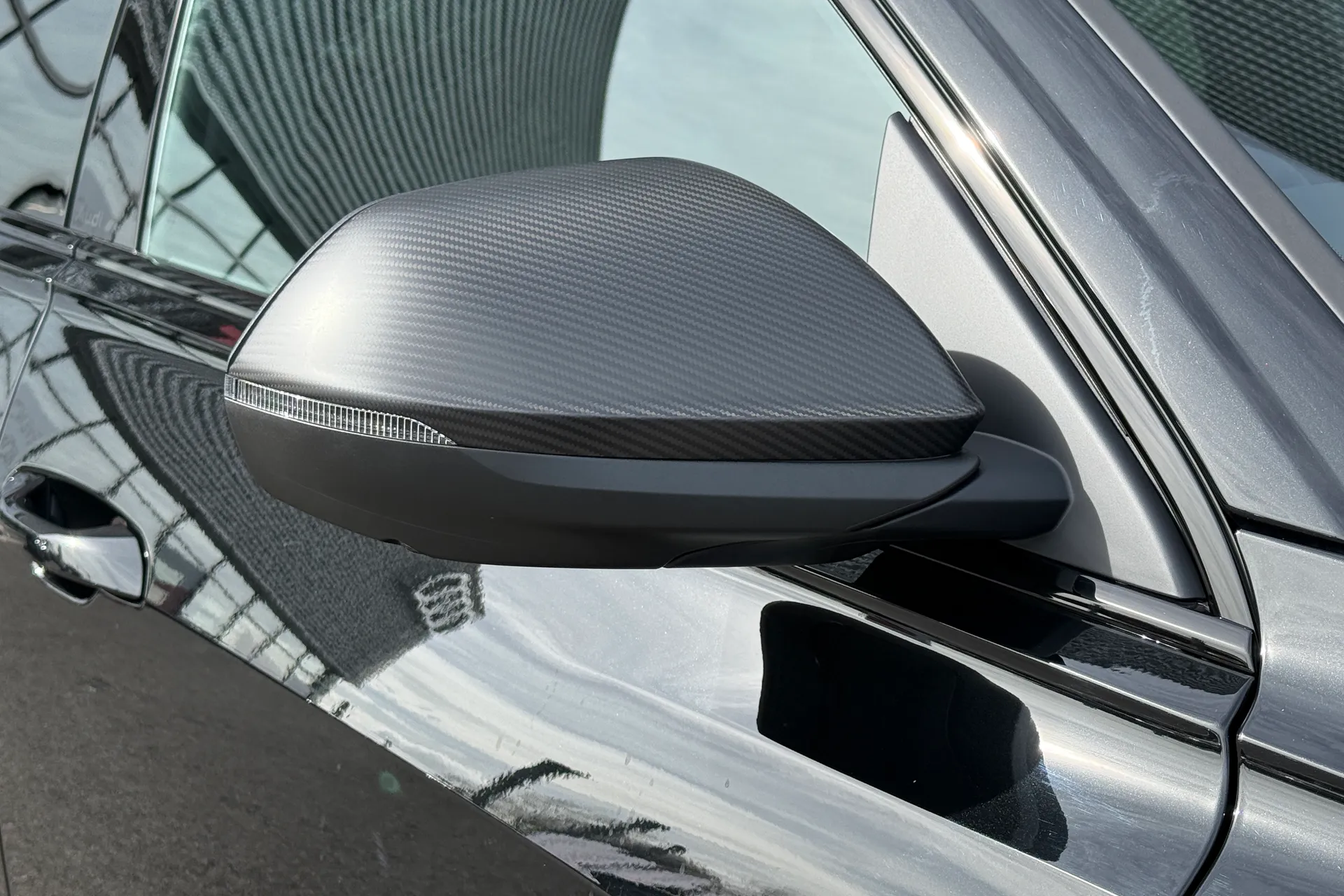 Audi RS Q8 thumbnail image number 7