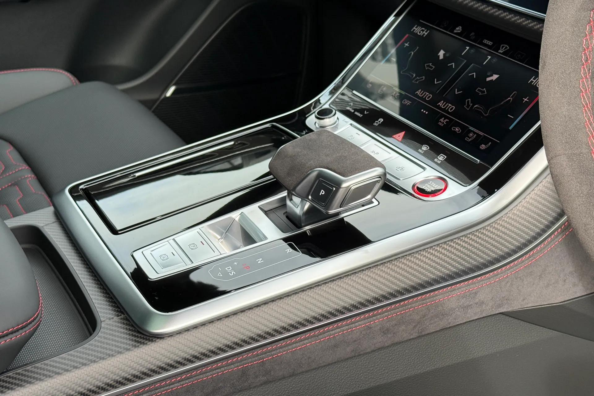 Audi RS Q8 thumbnail image number 13