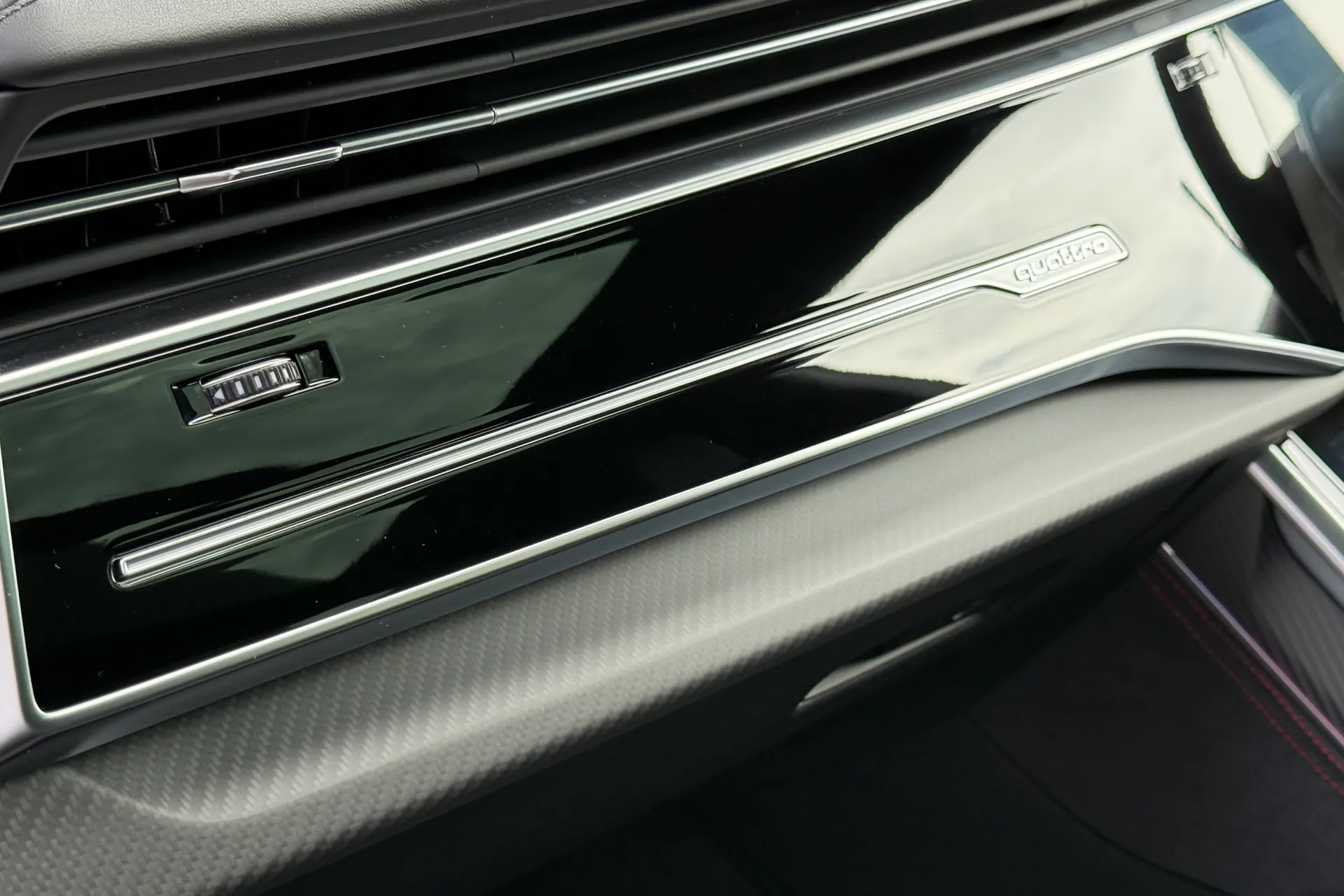 Audi RS Q8 thumbnail image number 48