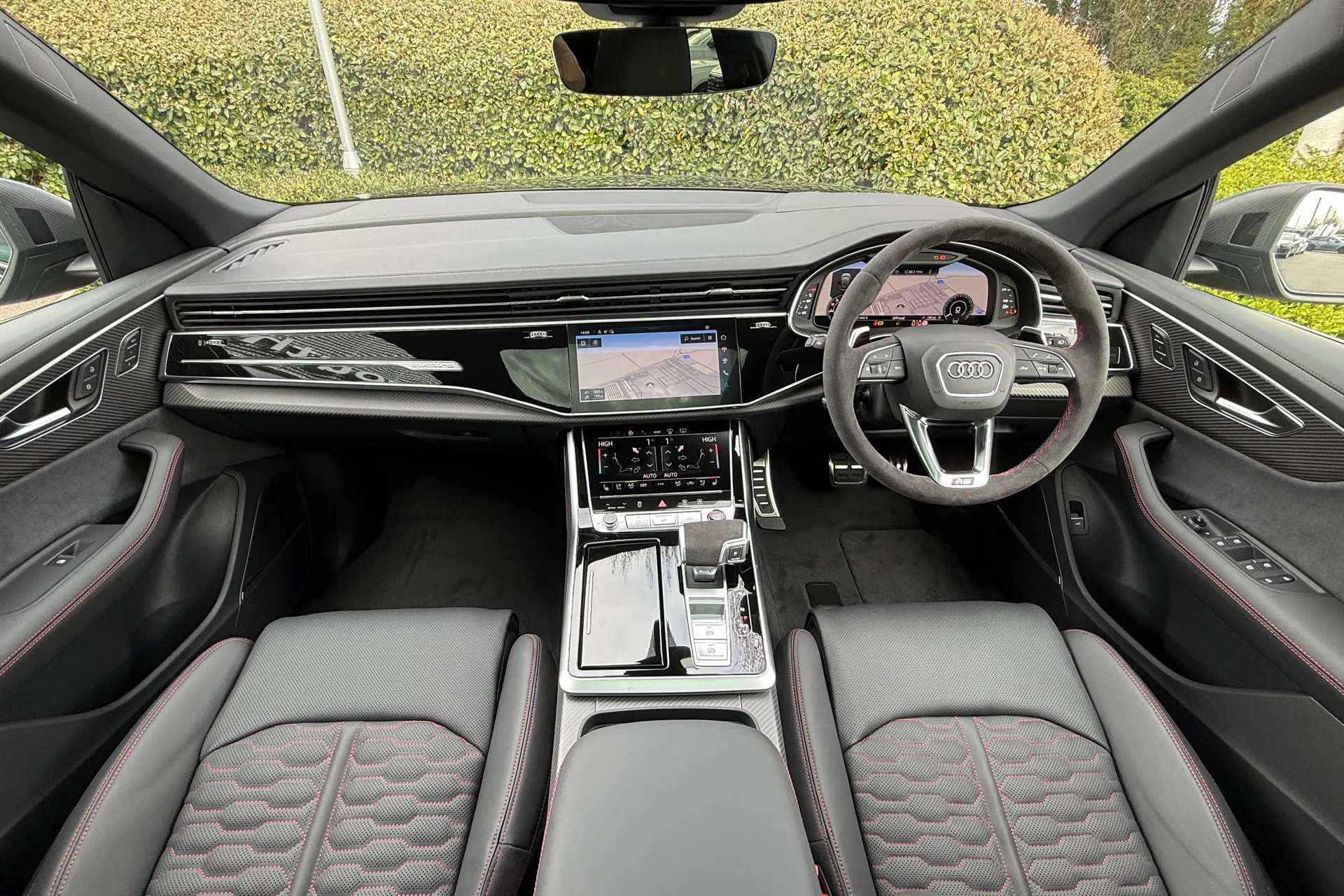 Audi RS Q8 thumbnail image number 3