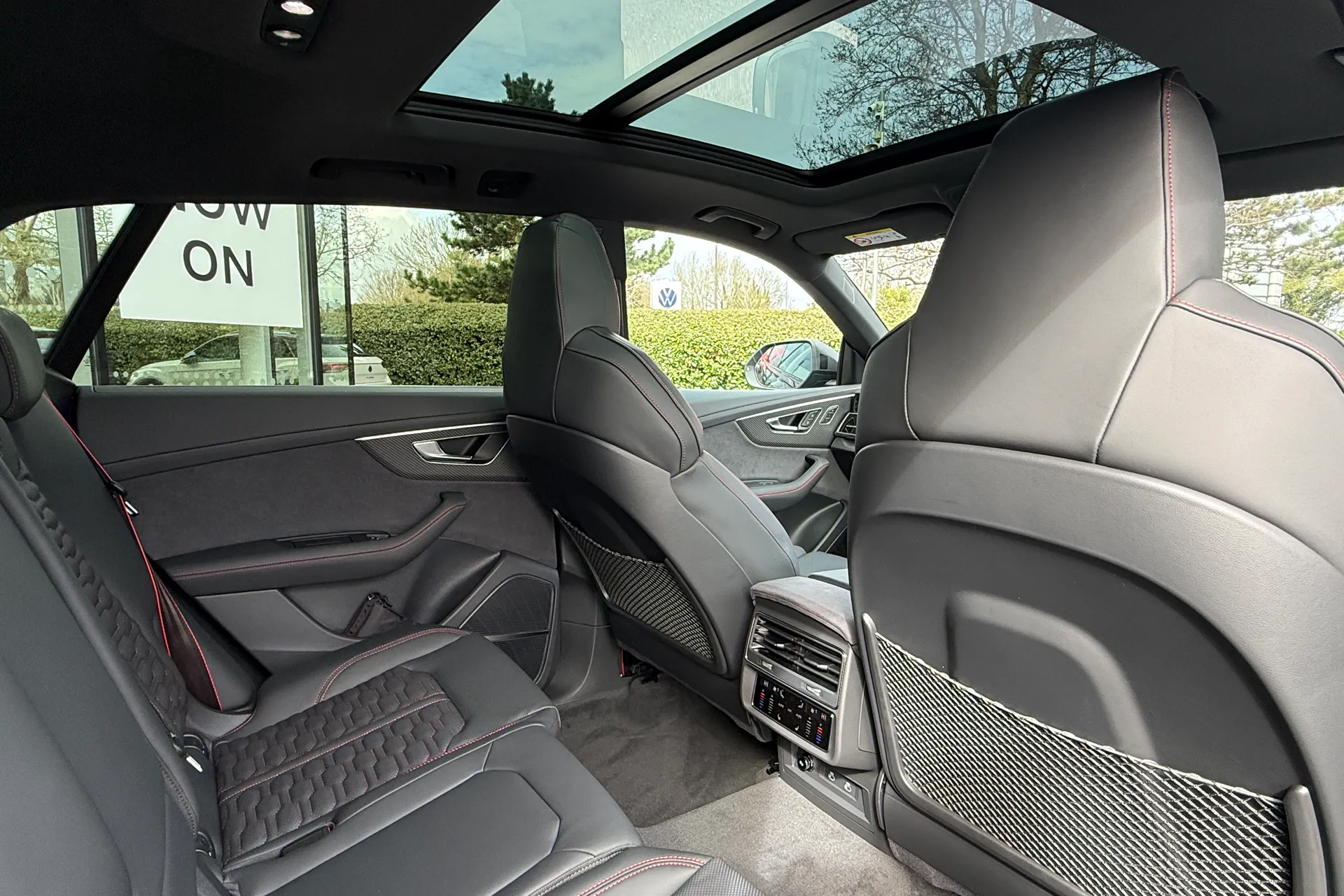 Audi RS Q8 thumbnail image number 34