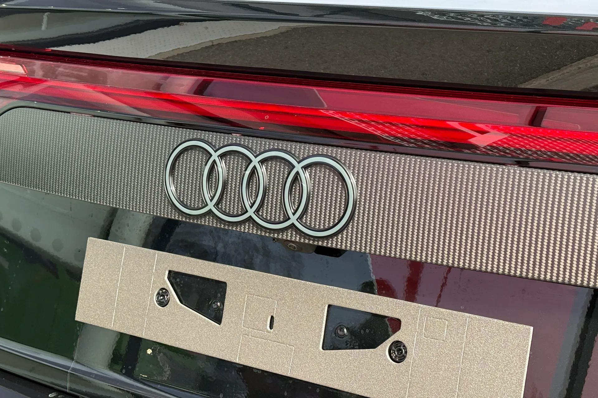 Audi RS Q8 thumbnail image number 12