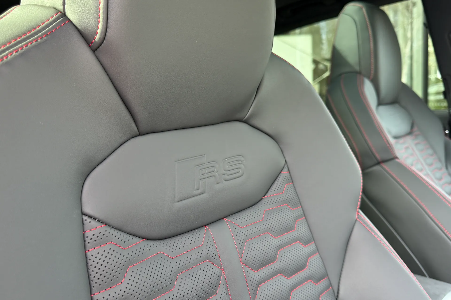 Audi RS Q8 thumbnail image number 18