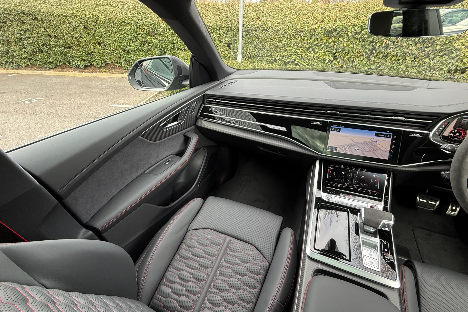 Audi RS Q8 thumbnail image number 58