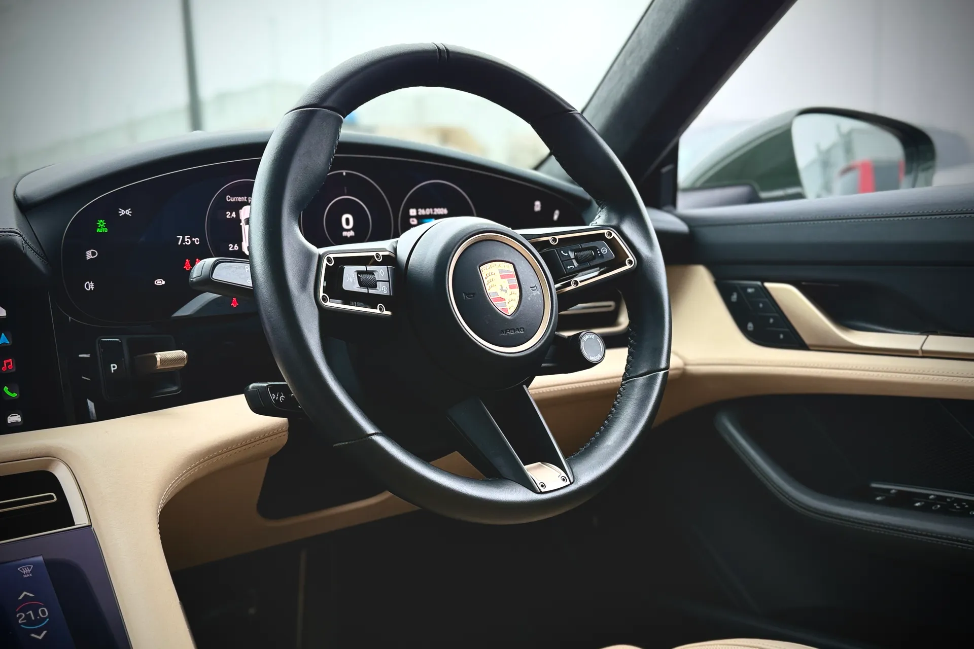 Porsche TAYCAN thumbnail image number 33