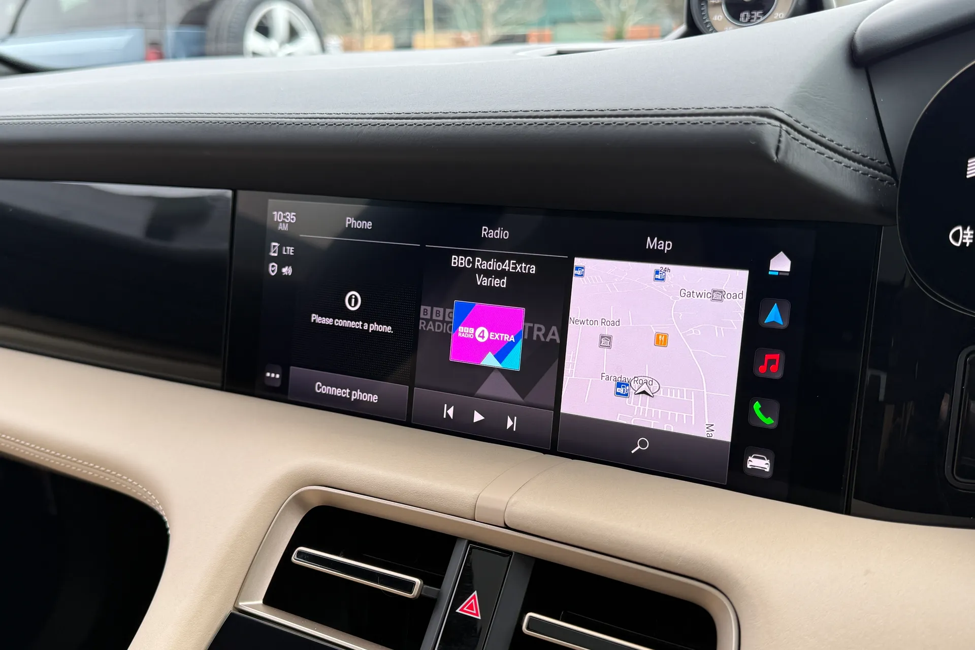 Porsche TAYCAN thumbnail image number 60