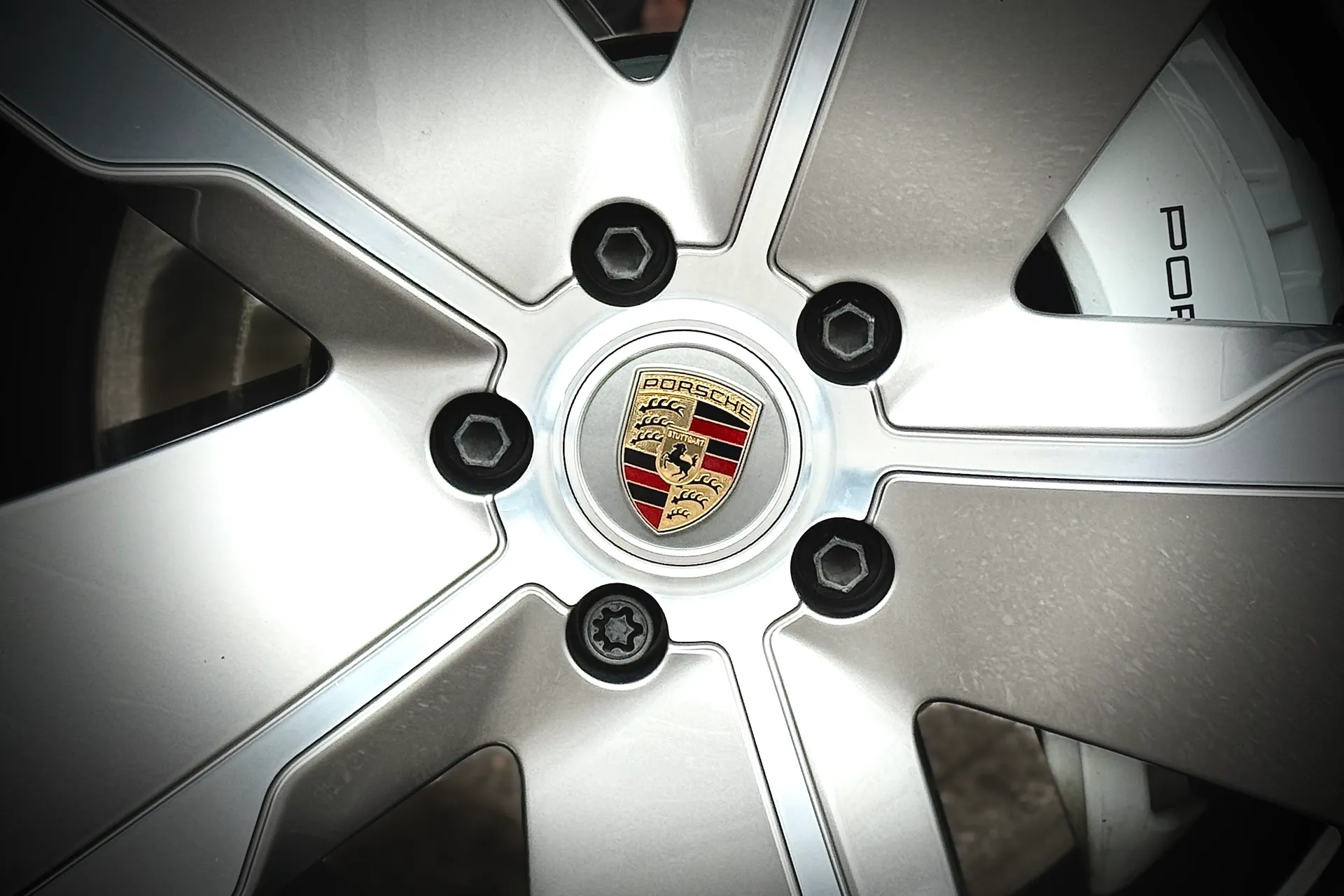 Porsche TAYCAN thumbnail image number 12