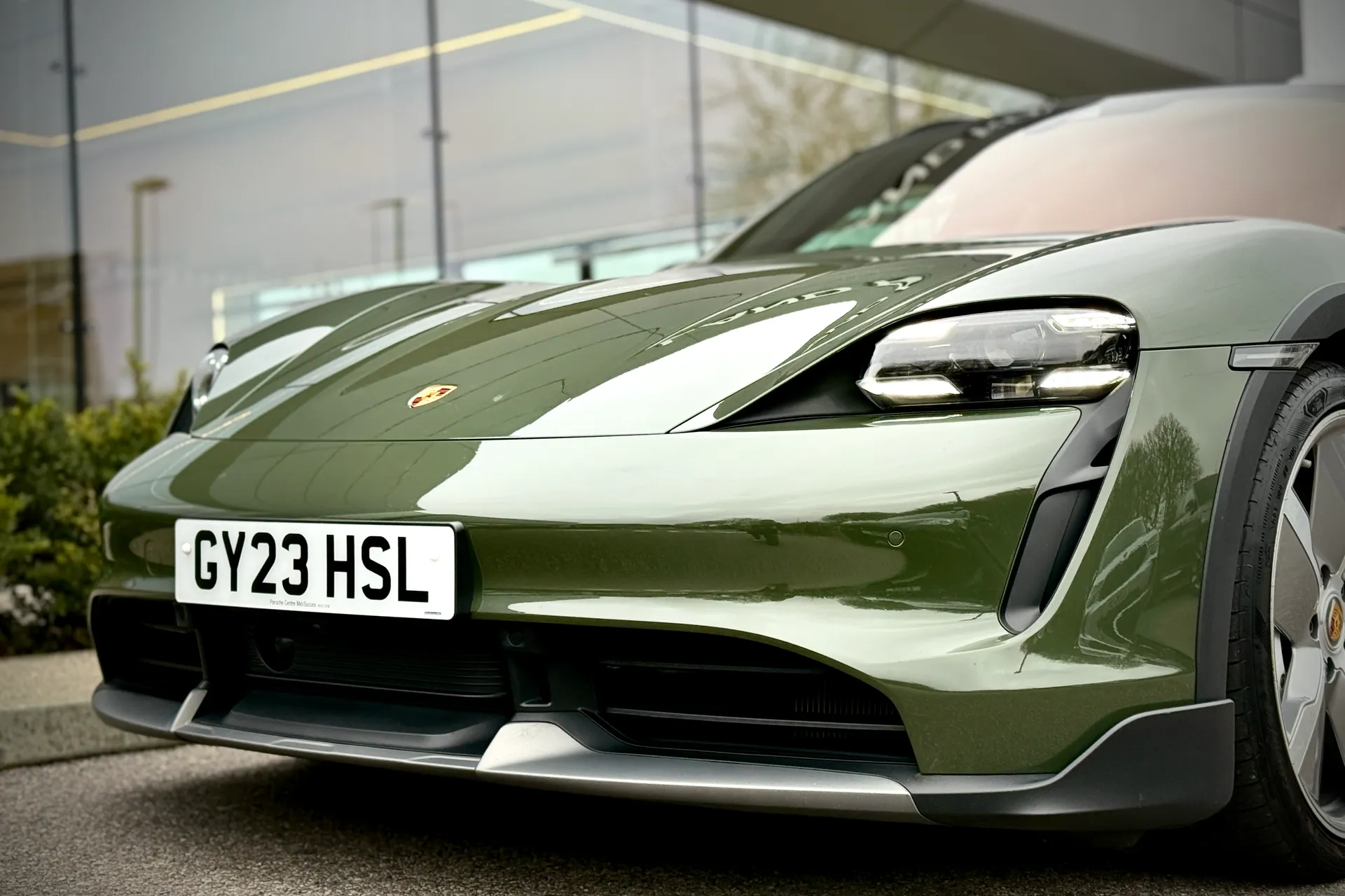 Porsche TAYCAN thumbnail image number 20