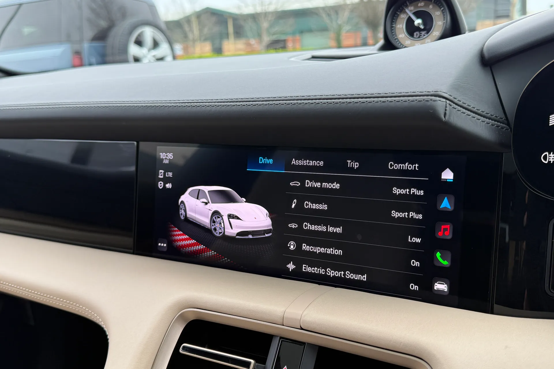 Porsche TAYCAN thumbnail image number 61