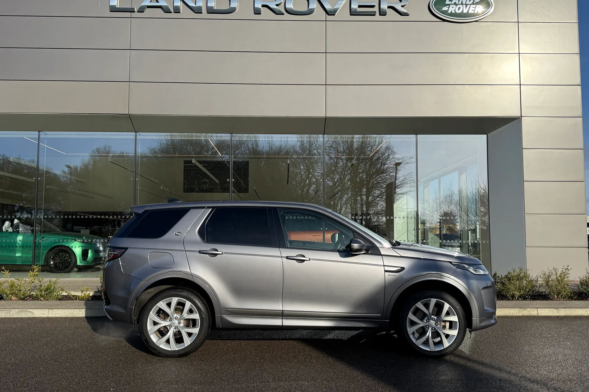 LAND ROVER DISCOVERY SPORT thumbnail image number 2