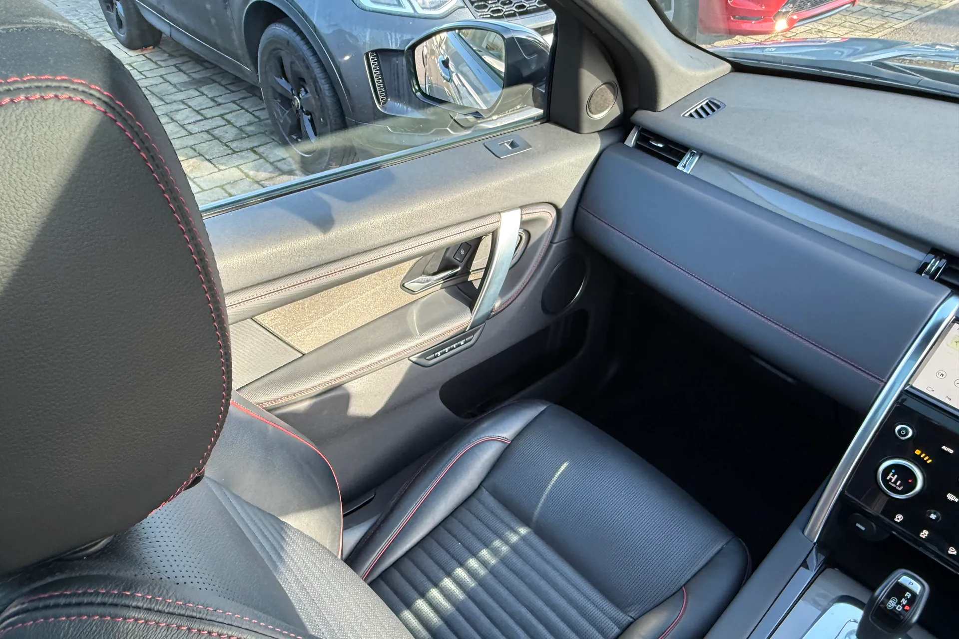 LAND ROVER DISCOVERY SPORT thumbnail image number 17