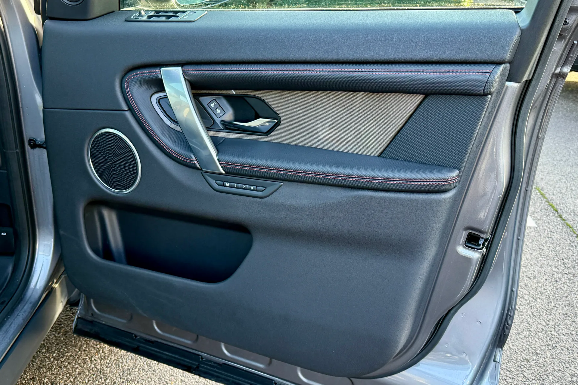 LAND ROVER DISCOVERY SPORT thumbnail image number 38