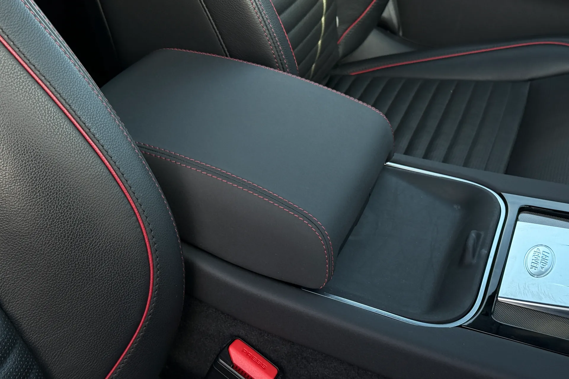 LAND ROVER DISCOVERY SPORT thumbnail image number 32