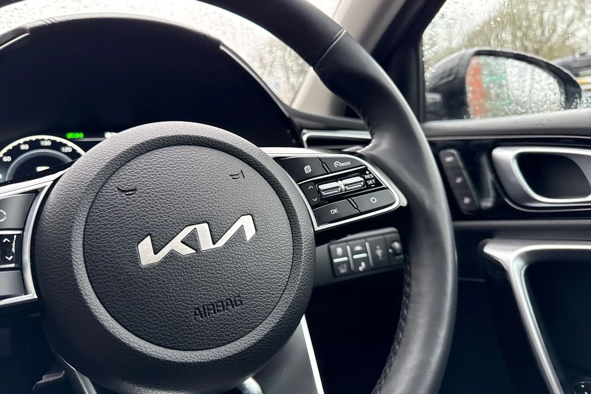 KIA XCEED thumbnail image number 37