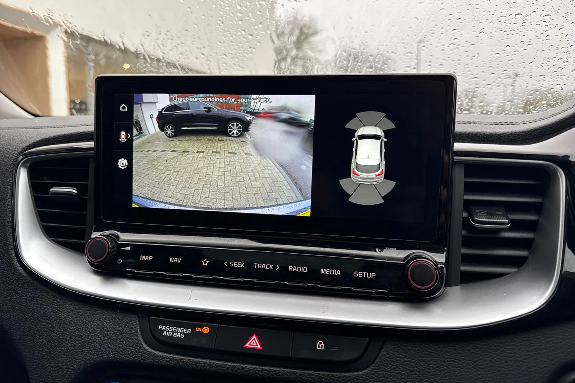 KIA XCEED thumbnail image number 4