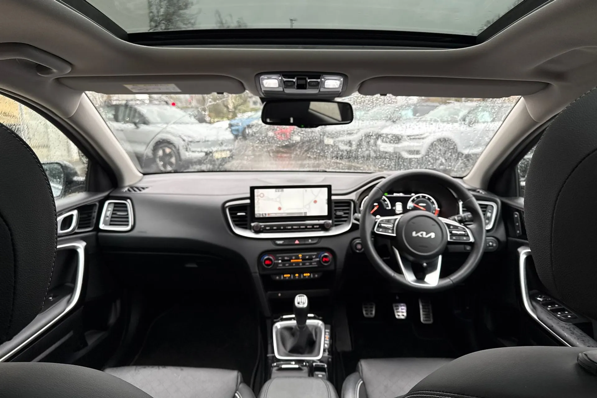 KIA XCEED thumbnail image number 3