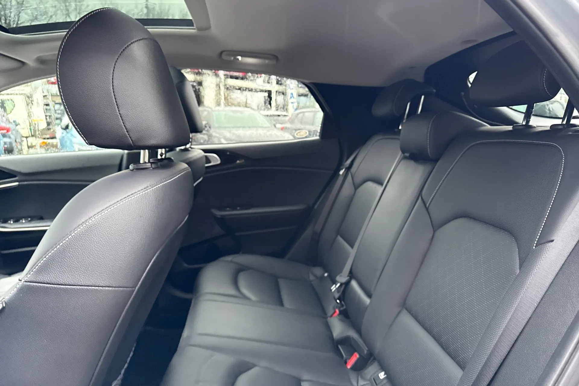 KIA XCEED thumbnail image number 30