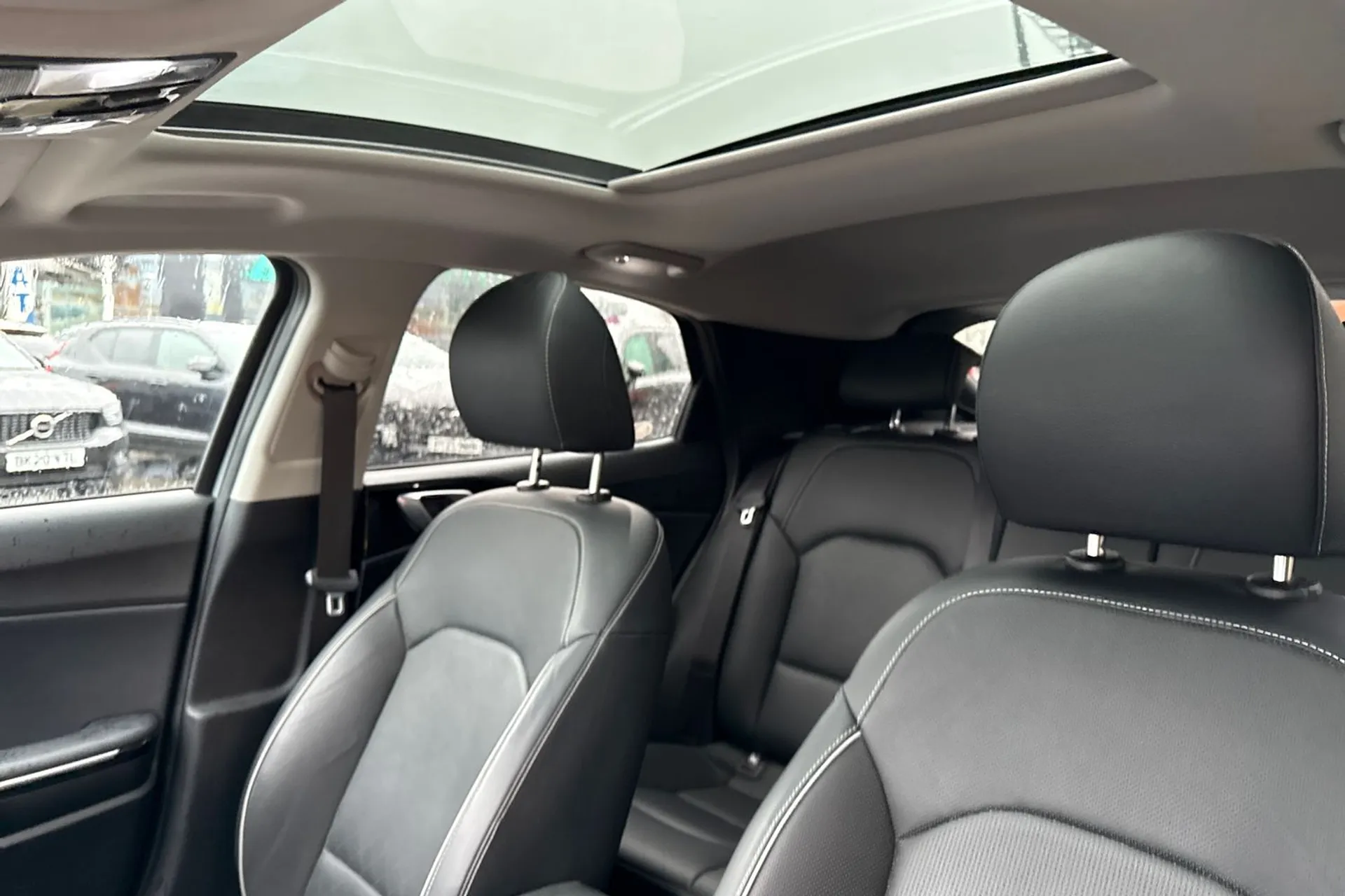 KIA XCEED thumbnail image number 29