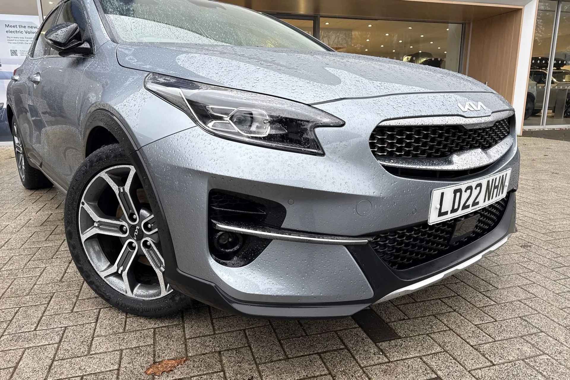 KIA XCEED thumbnail image number 7