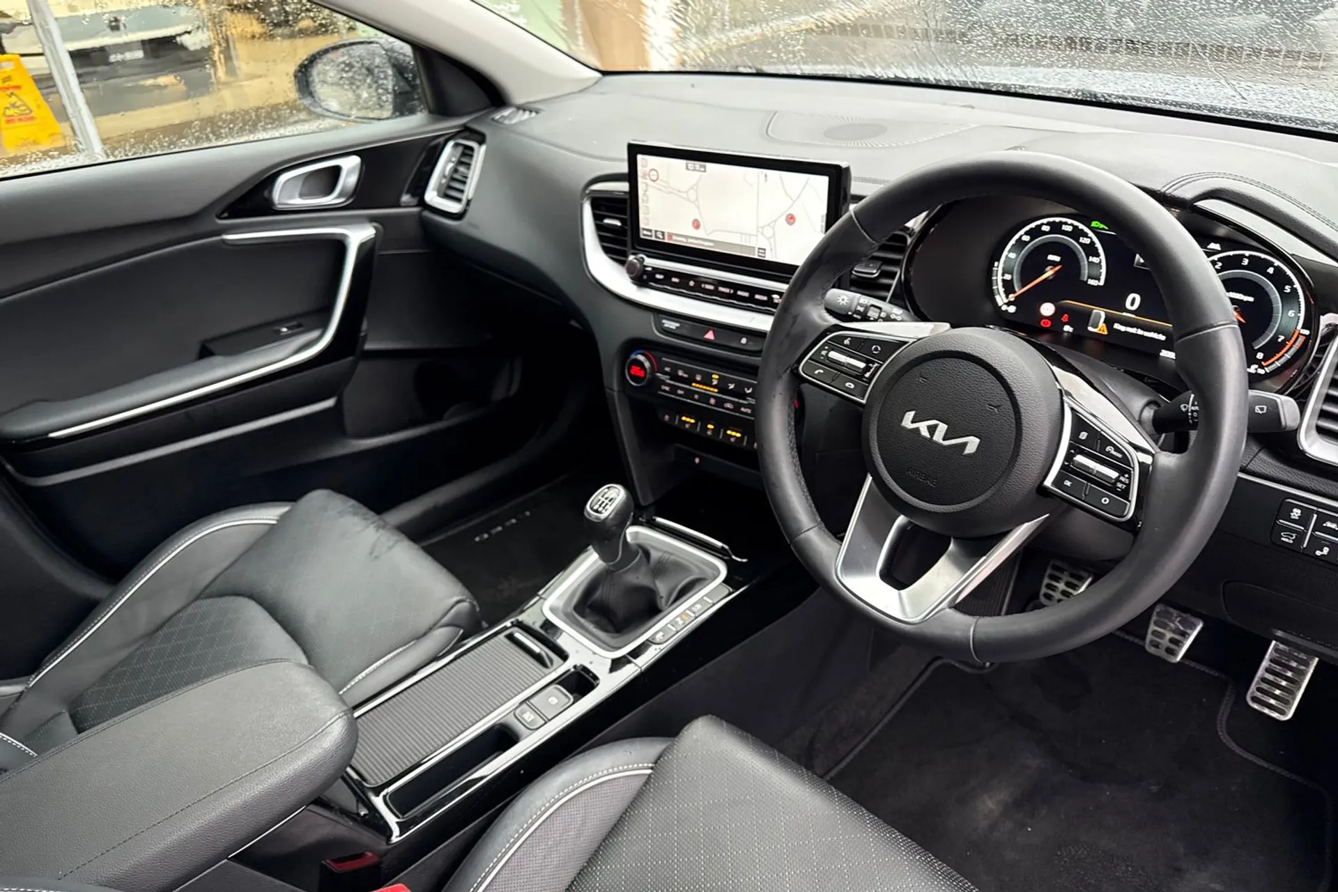 KIA XCEED thumbnail image number 6