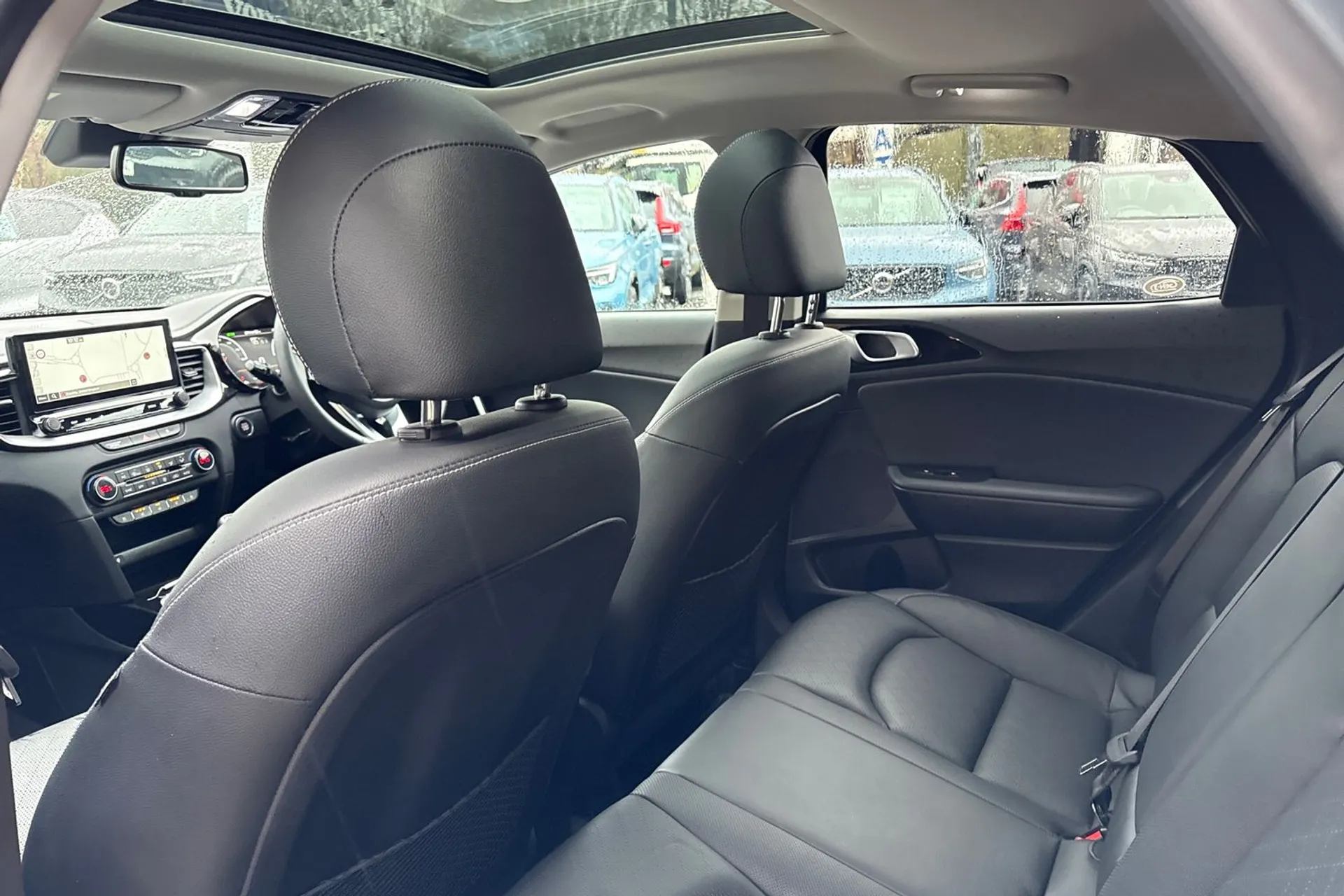 KIA XCEED thumbnail image number 31