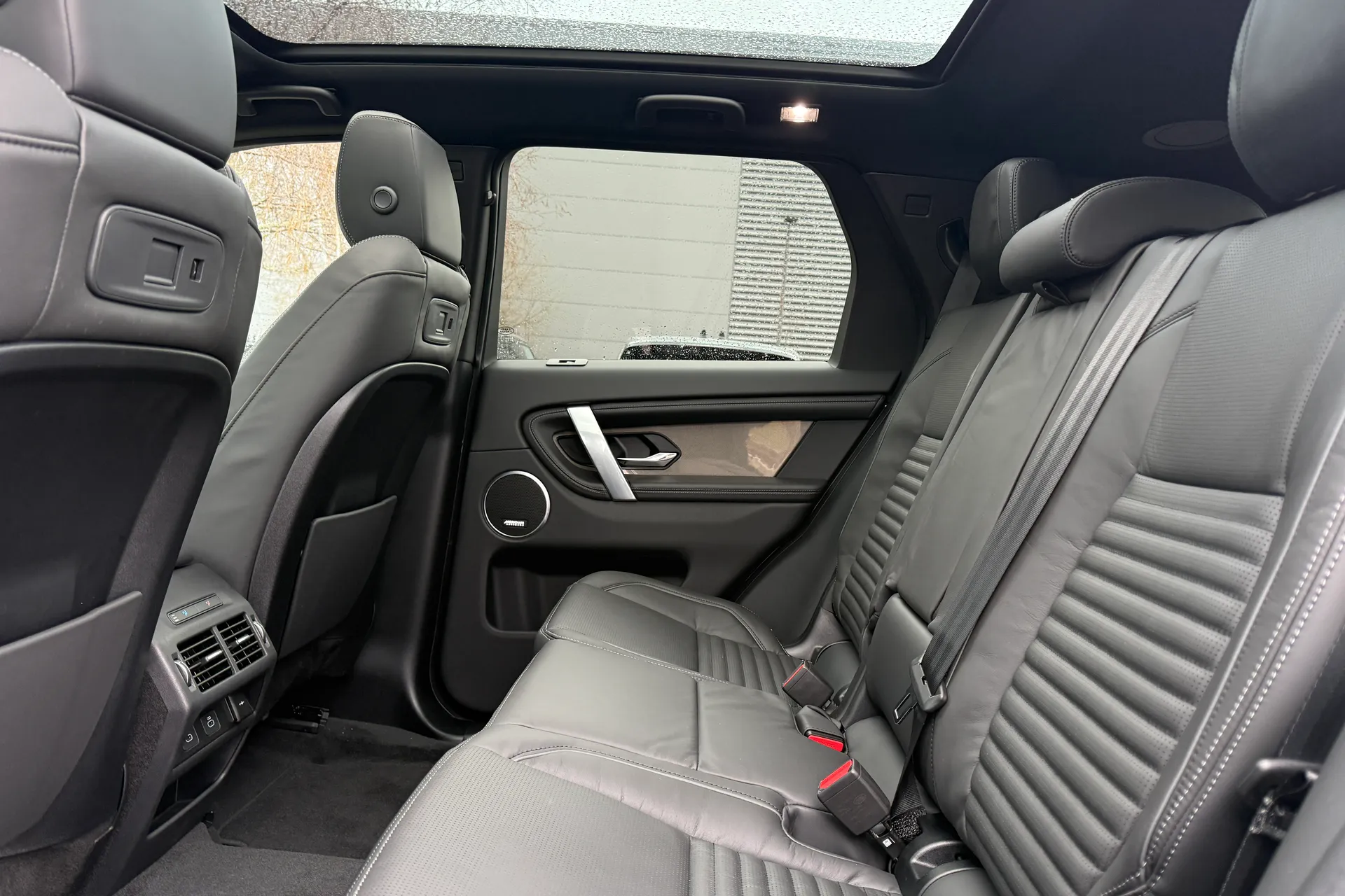 LAND ROVER DISCOVERY SPORT thumbnail image number 31