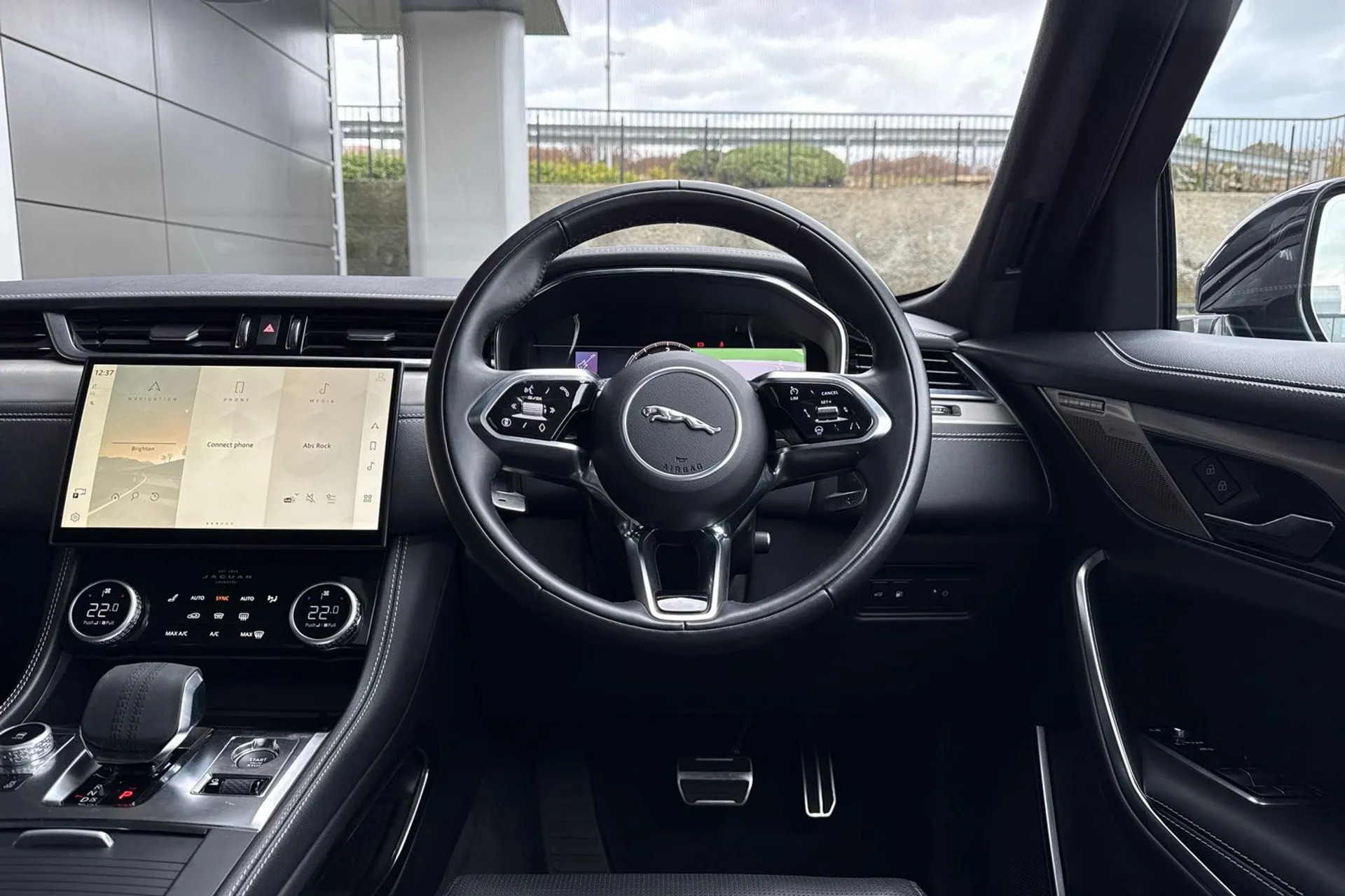 Jaguar F-PACE thumbnail image number 47