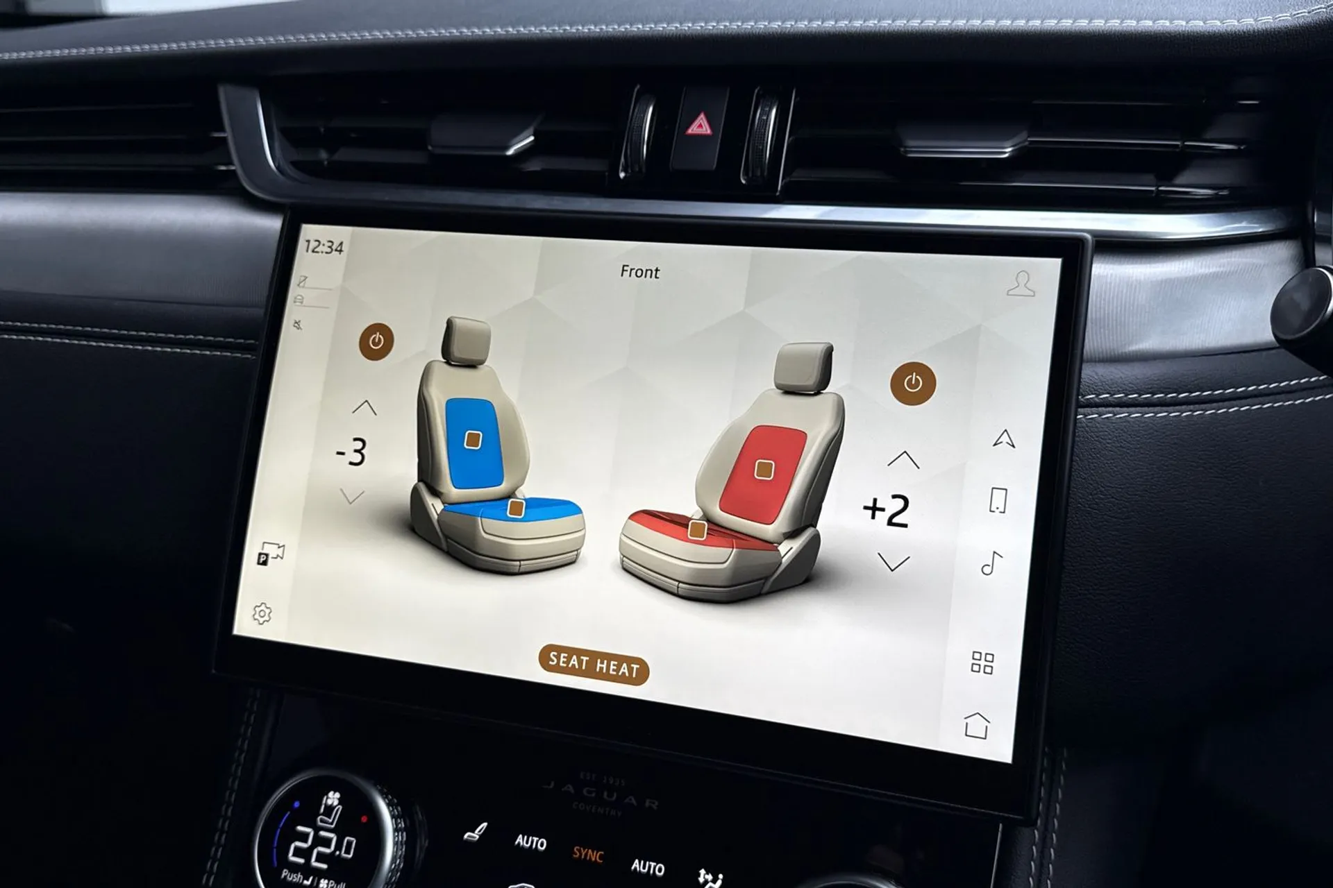 Jaguar F-PACE thumbnail image number 24